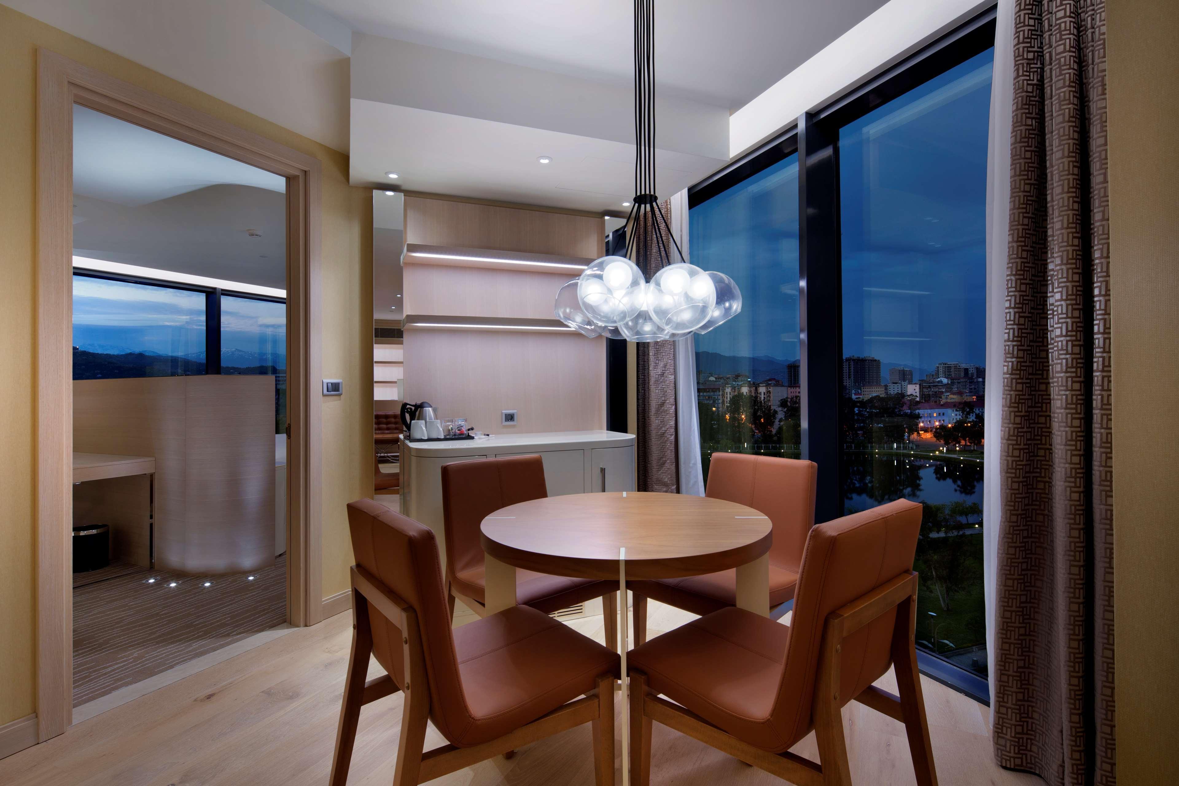 Hilton Batumi Hotel Екстериор снимка A dining room in a private apartment