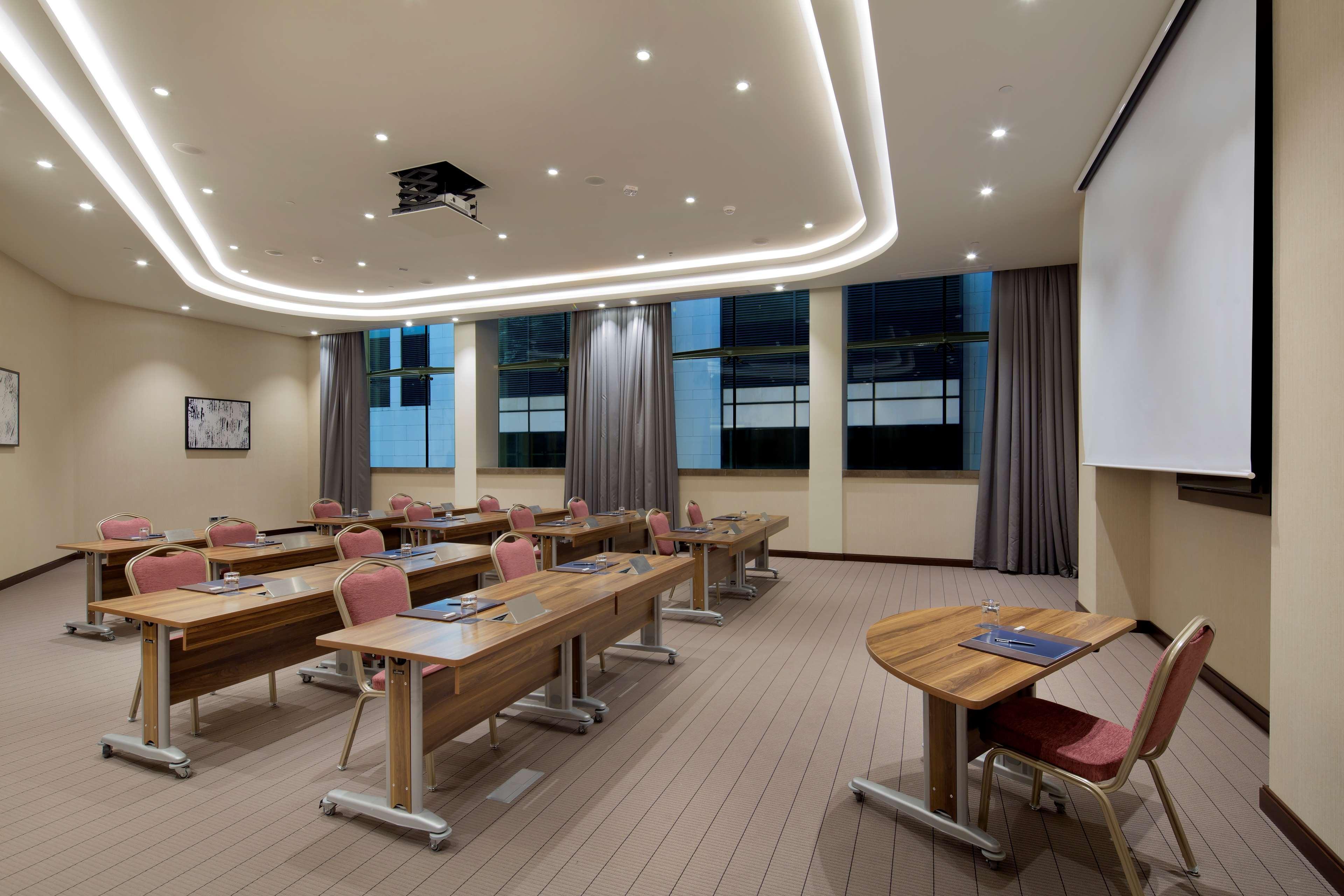 Hilton Batumi Hotel Екстериор снимка Meeting room