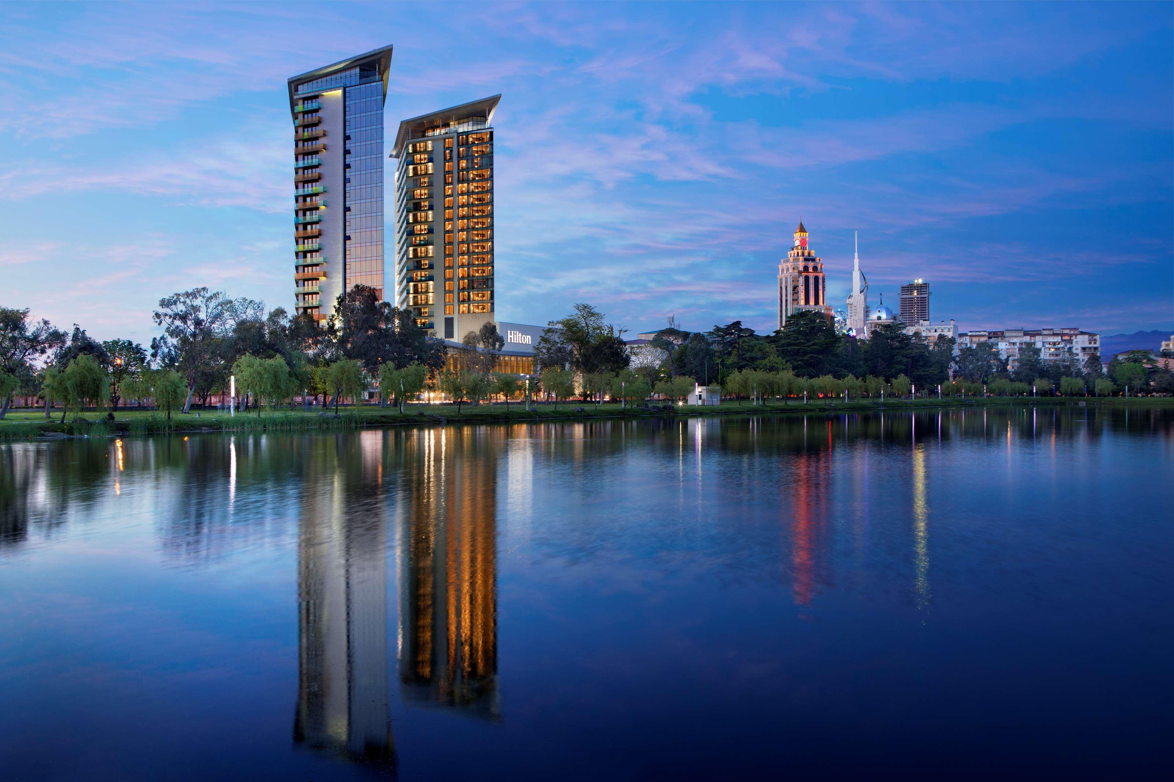 Hilton Batumi Hotel Екстериор снимка The Lakes residential complex