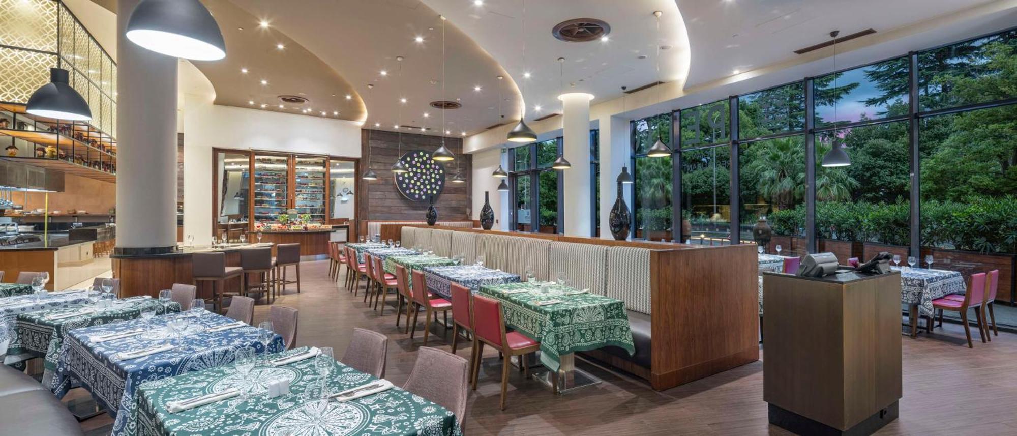 Hilton Batumi Hotel Екстериор снимка The restaurant