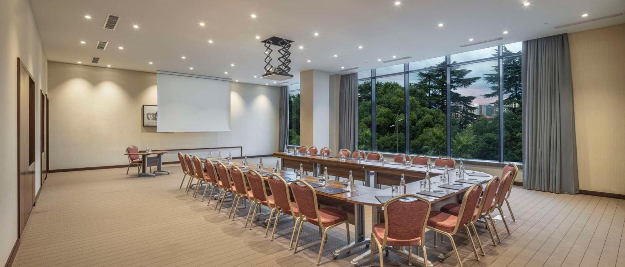 Hilton Batumi Hotel Екстериор снимка Meeting room
