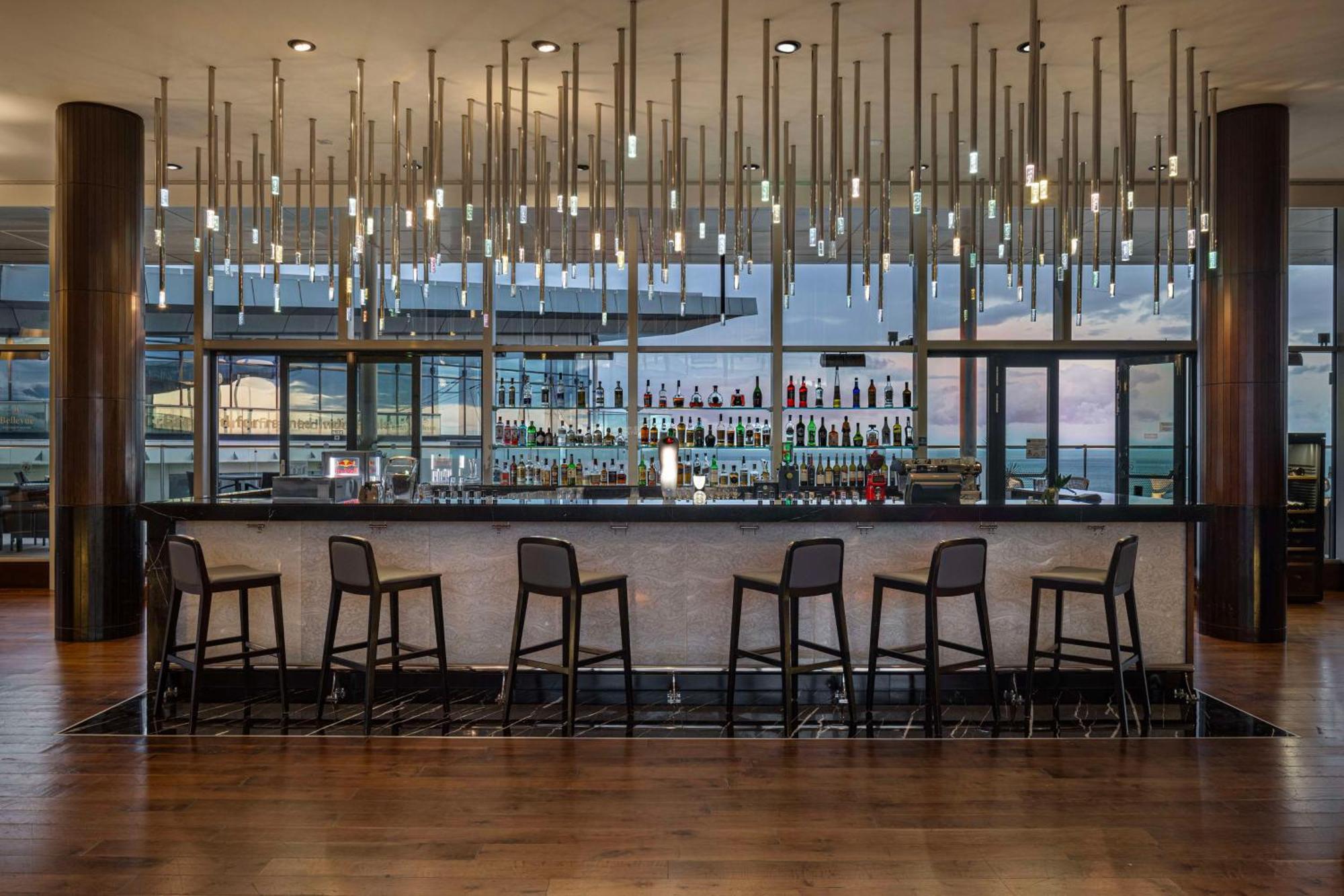 Hilton Batumi Hotel Екстериор снимка The bar at the 101 lounge